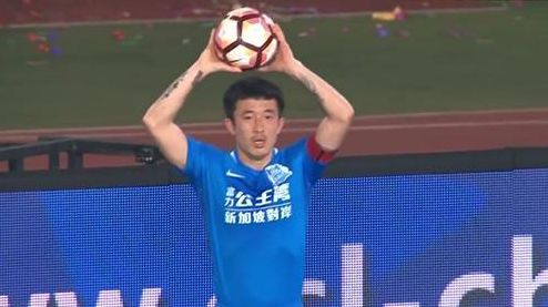 剧终，屏幕上映出了电影演员表及工作人员的名字，在我眼里，宛如天上的星星闪闪发光。
